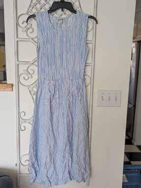 Alquema Crinkle Sleeveless Smash Pocket Dress.